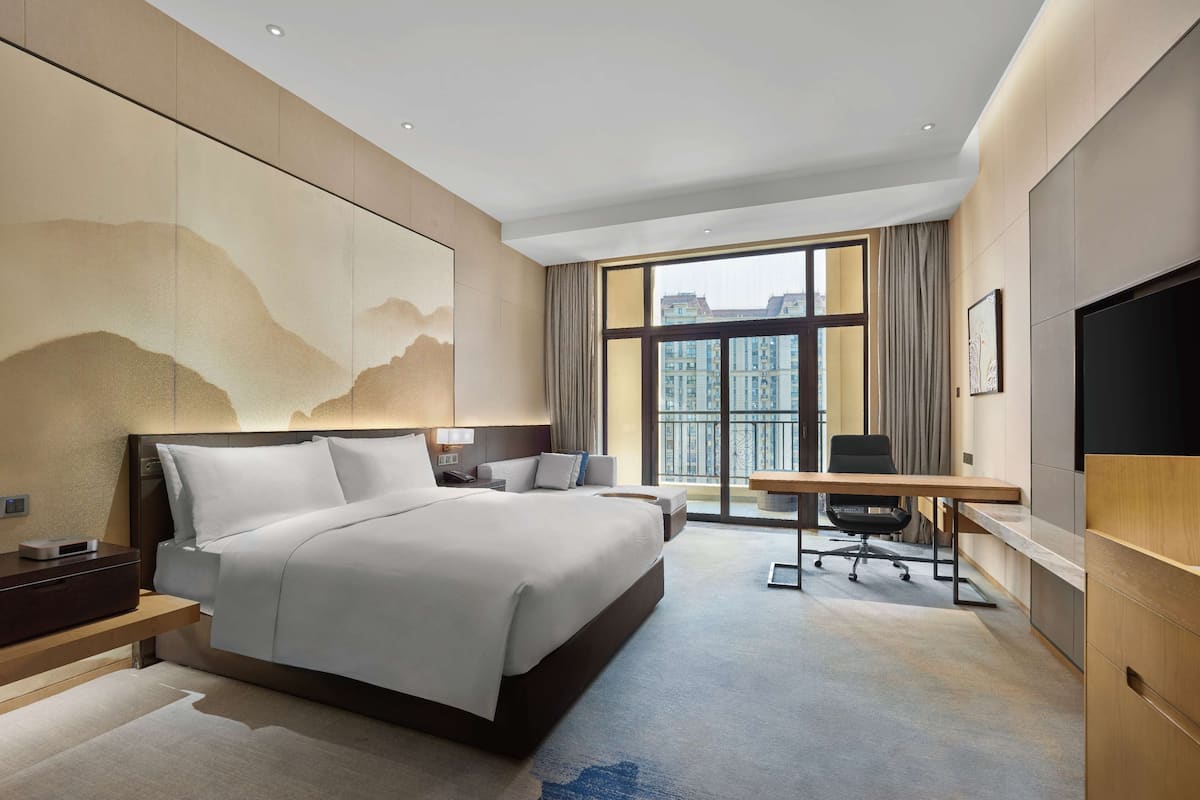 In-room safe, desk, soundproofing, iron/ironing board