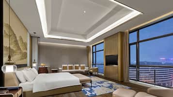 Presidential Suite, 1 King Bed | In-room safe, desk, soundproofing, iron/ironing board