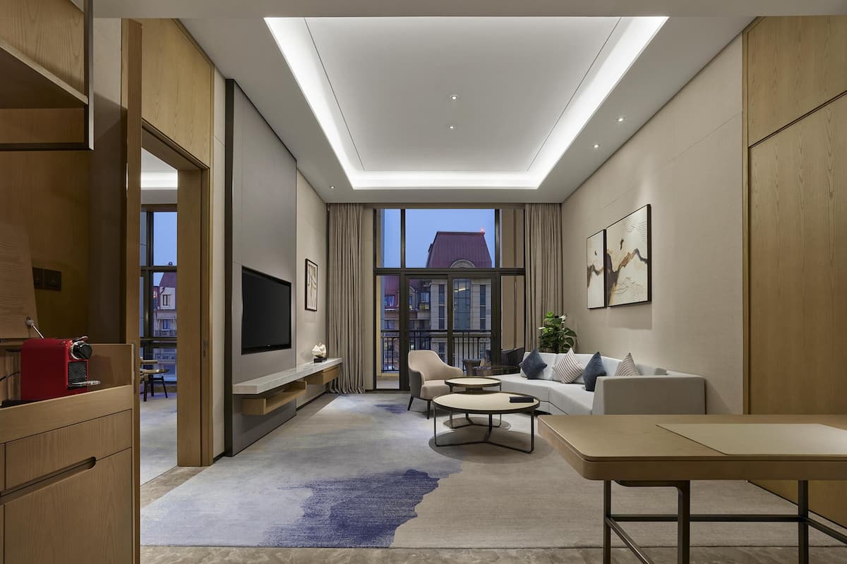 Deluxe-Suite, 1 King-Bett | Wohnbereich