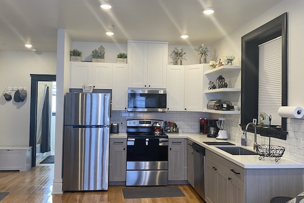 Refrigerador, microondas, horno, placa de cocina