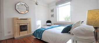 Sleeps 12 - Themed Accommodation