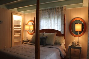 2 bedrooms, desk, iron/ironing board, free WiFi