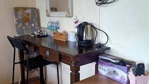 ห้องทริปเปิล, ห้องน้ำส่วนตัว | โต๊ะทำงาน, Wi-Fi ฟรี, ผ้าปูที่นอน