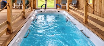 Glamping Pod in St Austell, Sleeps 2 With Spa Pool