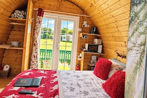Unclassified image, 4 of 20, button - Glamping Pod in St Austell, Sleeps 2 With Spa Pool (St Austell)
