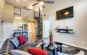 Living area - Gorgeous downtown loft  (Dallas)