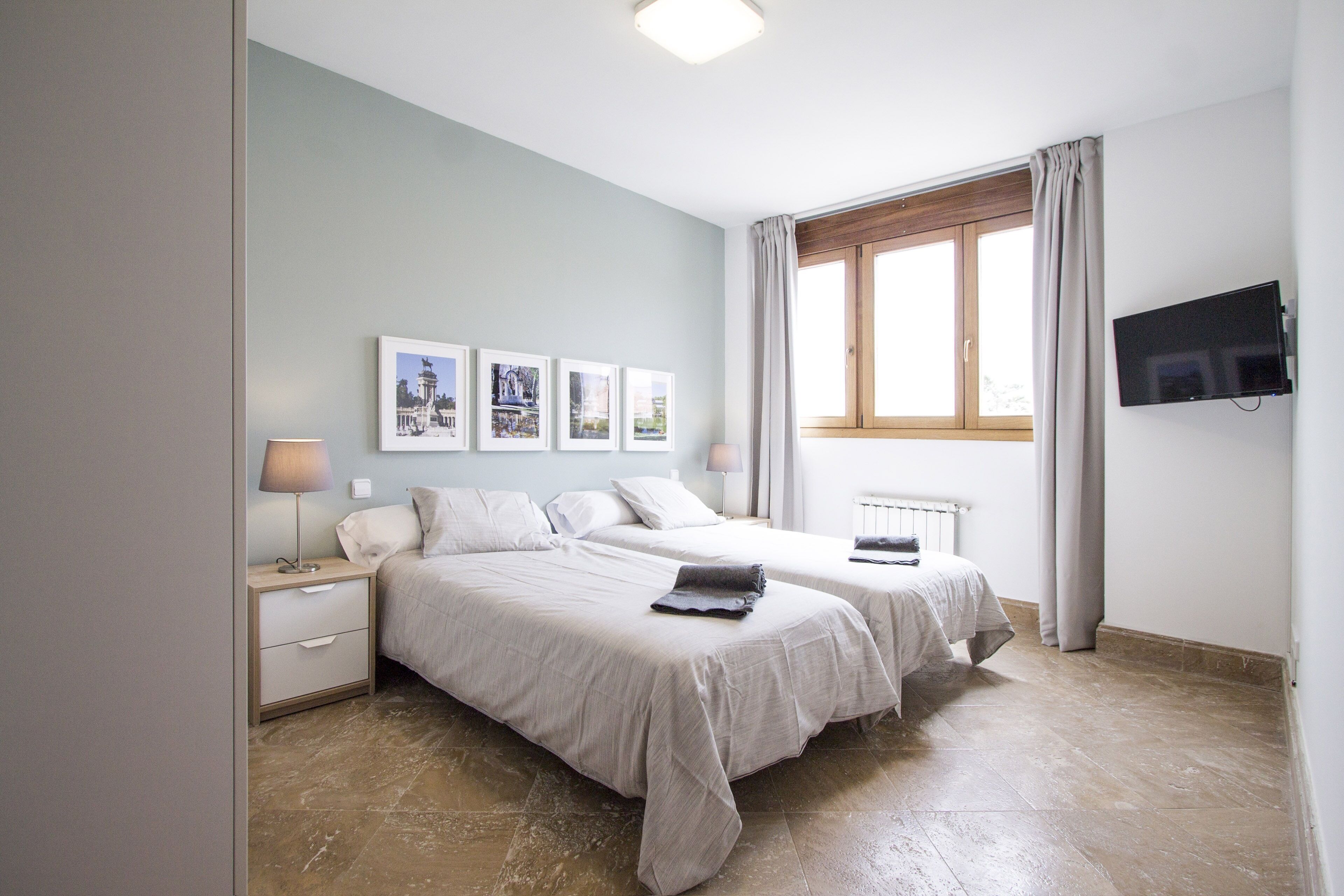 2 slaapkamers, een strijkplank/strijkijzer, gratis wifi, beddengoed