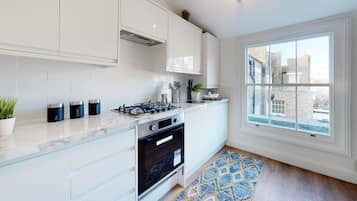 Luxury Apartment, Private Bathroom | Shared kitchen