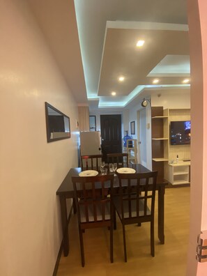 Dining - Airport Access (Imus)