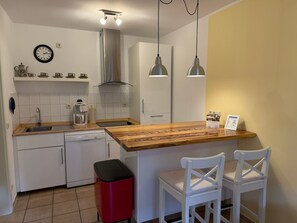 Fridge, oven, stovetop, dishwasher - Spacious room for two (Dömitz OT Rüterberg)