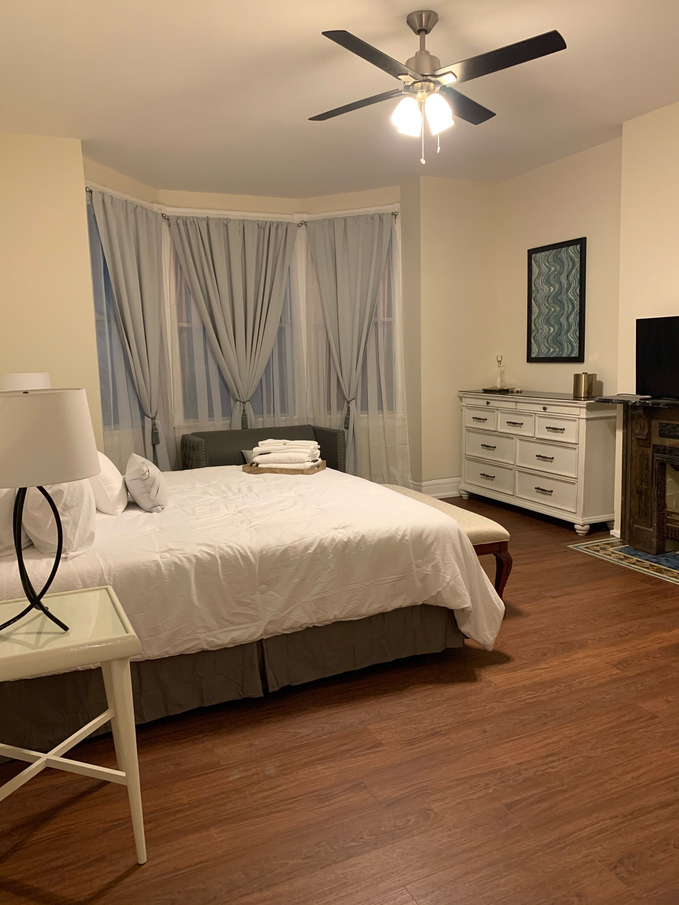 5 soverom, skrivebord, strykejern/-brett og wi-fi