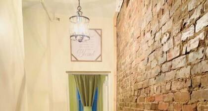 Frazier Guest House/ In OTR