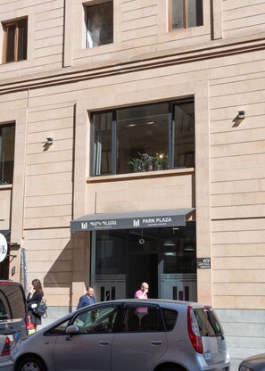 Front of property - Downtown Suites Yerevan (Yerevan)