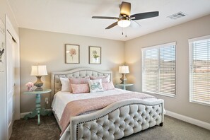 House, 4 Bedrooms | 4 bedrooms, laptop workspace, iron/ironing board, cribs/infant beds - House It Going by RedAwning (Washington)