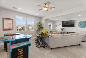 House, 4 Bedrooms | Games room