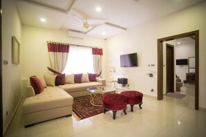 Lobby sitting area - Canadian Inn (Islamabad)