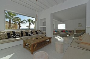 Flat-screen TV, fireplace, video games, DVD player