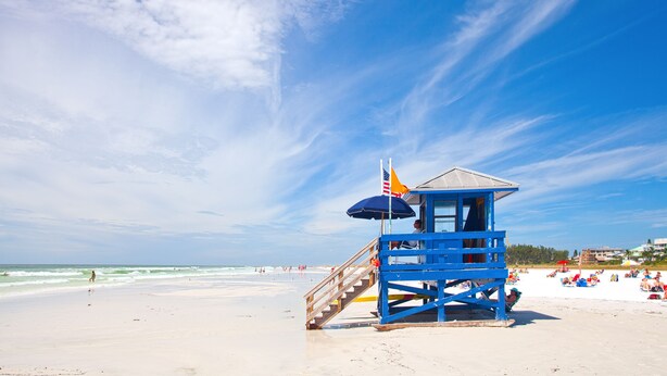 A lifeguard tower on a beach with a clear sky. - Siesta Key Condo- walk to beautiful beaches, ride a free trolley around the key  (Sarasota)