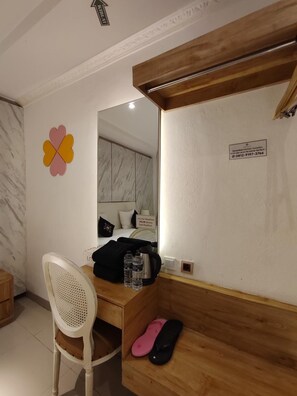 Interior - Chevilly Resort And Camp (Ciawi)