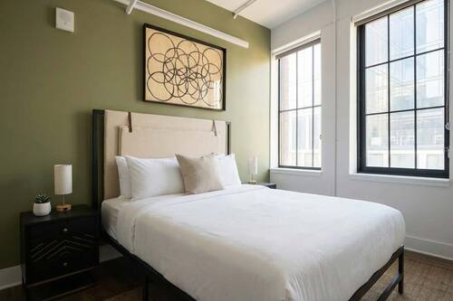 Departamento superior, 1 habitación | Muebles diferentes, espacio para trabajar con laptop y cunas gratuitas