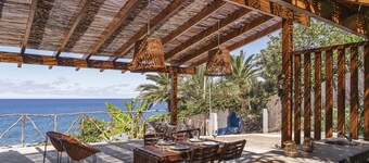 A haven by the sea, Casa da Rocha de Baixo,