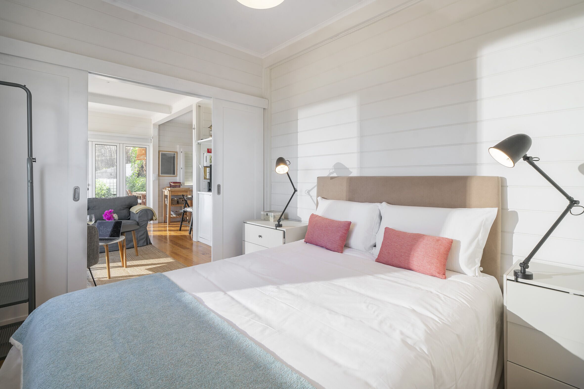 2 makuuhuonetta, silitysrauta/-lauta, Wi-Fi, vuodevaatteet