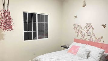 3 bedrooms, iron/ironing board, free WiFi, bed sheets