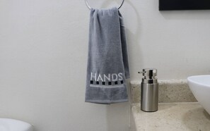 Dusche, Handtücher, Seife, Toilettenpapier