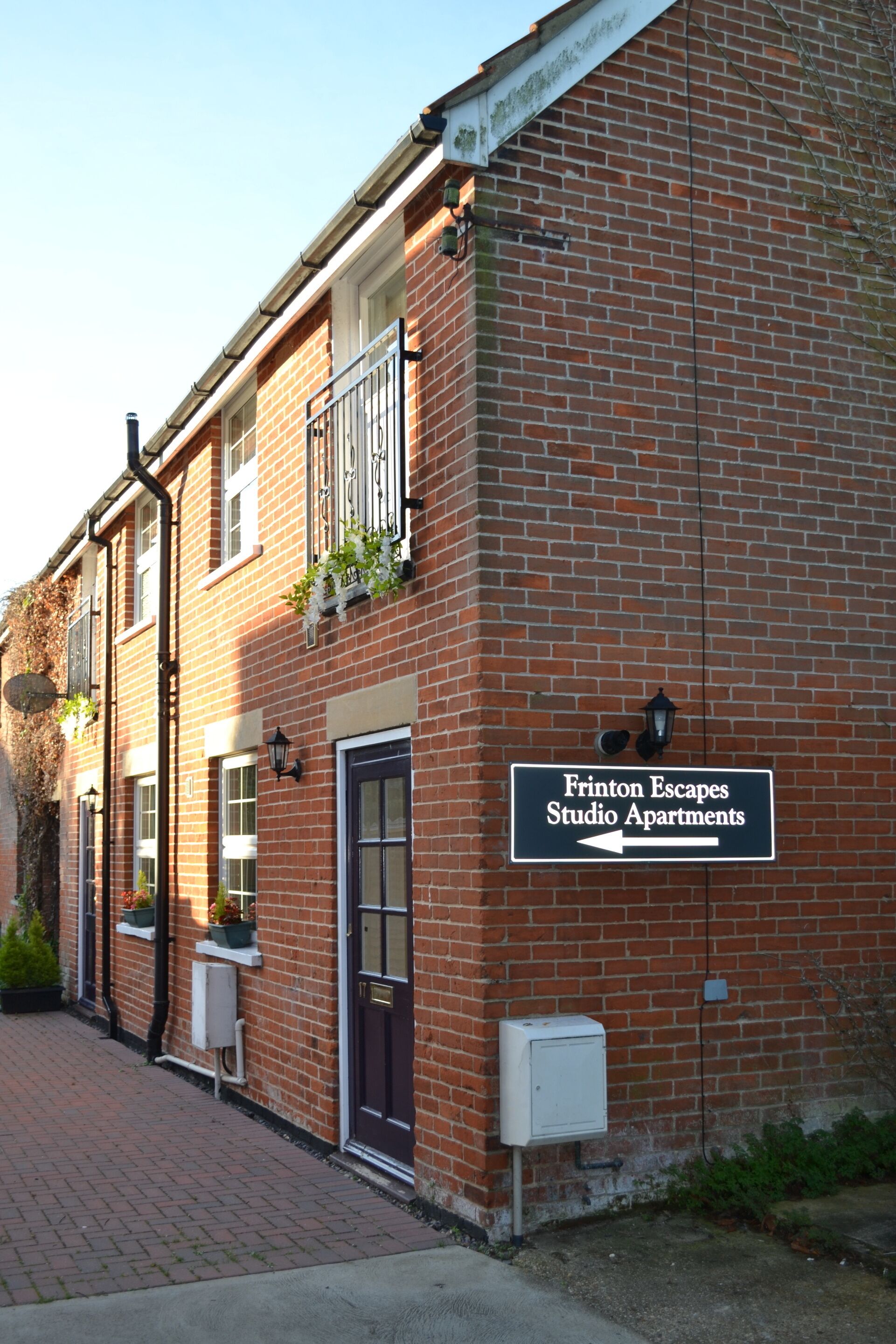 Småhus – comfort, privat bad, bakgårdsutsikt | Eksteriør