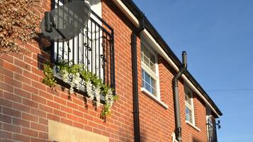 Comfort Cottage, Private Bathroom, Courtyard View | Exterior