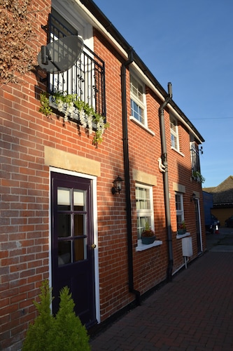 Frinton Escapes - The Cottage