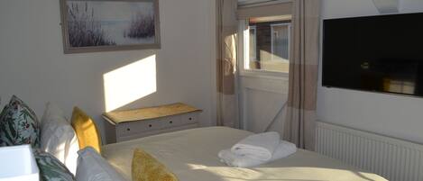 コンフォート コテージ 専用バスルーム コートヤードビュー | 2 室のベッドルーム