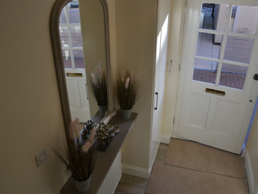 Comfort Cottage, Private Bathroom, Courtyard View | Lobby