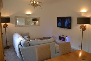 Lounge - Frinton Escapes - The Cottage (Frinton-on-Sea)