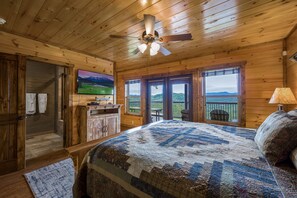 5 bedrooms, iron/ironing board, free WiFi, bed sheets