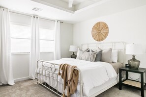 4 habitaciones, escritorio, tabla de planchar con plancha y wifi gratis