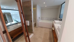 Ensemble baignoire-douche, serviettes fournies, papier de toilette