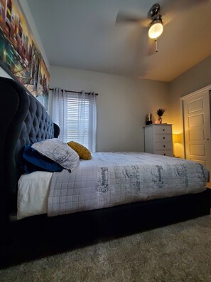 3 bedrooms, desk, iron/ironing board, free WiFi