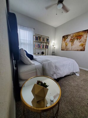 3 bedrooms, desk, iron/ironing board, free WiFi