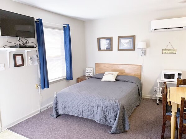 2 bedrooms, WiFi, bed sheets - Hang out at the pool-Cabin 4 (Cassville)