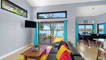 Smart TV, fireplace, DVD player, music library