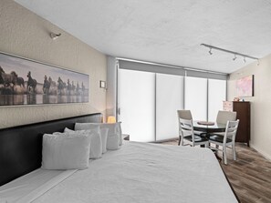 1 soverom, strykejern/-brett, wi-fi (inkludert) og sengetøy