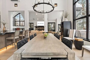 Dining - Larkspur Lodge - walk to ski lift and BC Village (Beaver Creek)