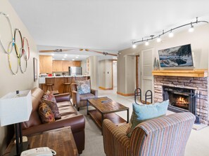 Smart TV, fireplace, DVD player