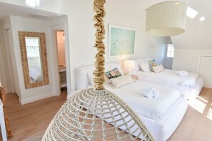 5 bedrooms, desk, iron/ironing board, WiFi