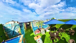 Outdoor pool - Hotel Tau Art Residence (Santo Domingo)