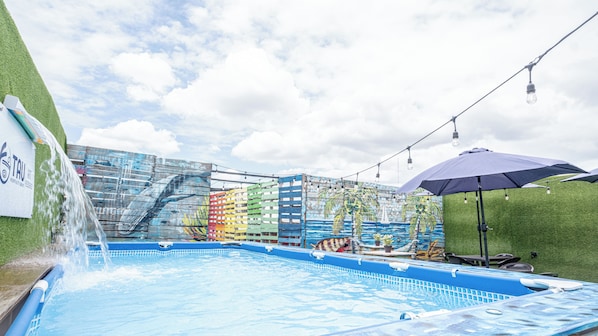 Outdoor pool - Hotel Tau Art Residence (Santo Domingo)