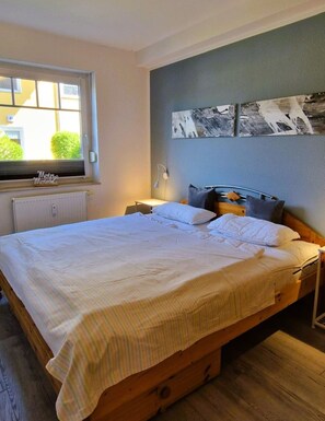 1 bedroom, WiFi - Friedenstrasse 43 Whg. 2 - well-kept vacation apartment with large terrace and (Zingst)