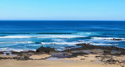 Cosy Beach Cottage with large garden in walking distance from the beach.