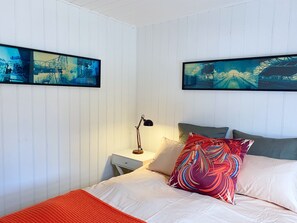 3 bedrooms, travel crib, free WiFi, bed sheets - Phillip Island Stylish Beach Shack (Ventnor)